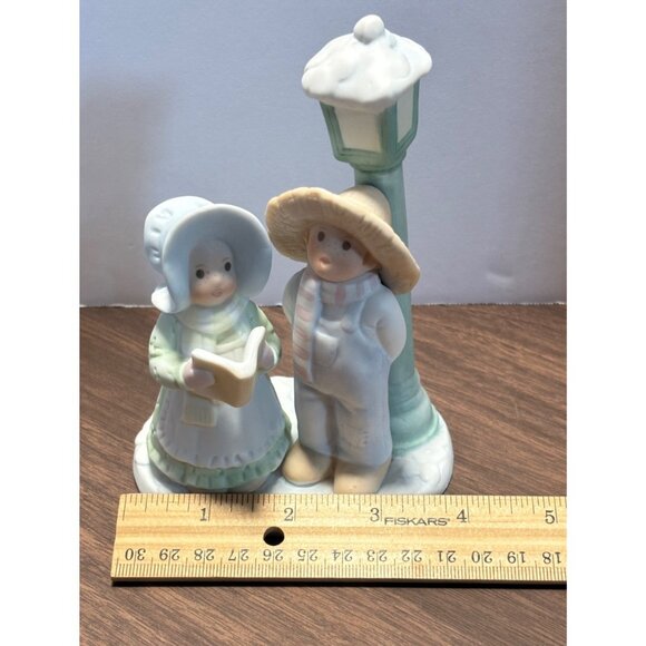 Vintage 1992 Porcelain Figurine Joy To The World Homco Circle of Friends - Picture 8 of 8